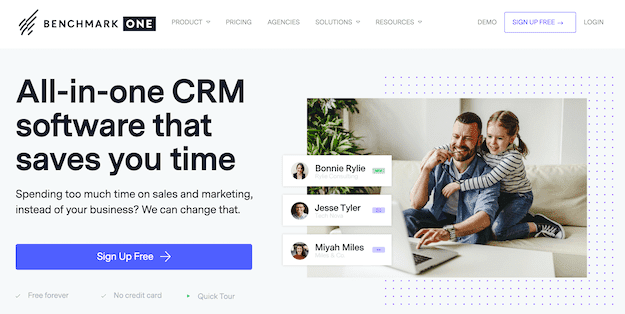 BenchmarkONE como alternativa à hubspot como um CRM tudo-em-um